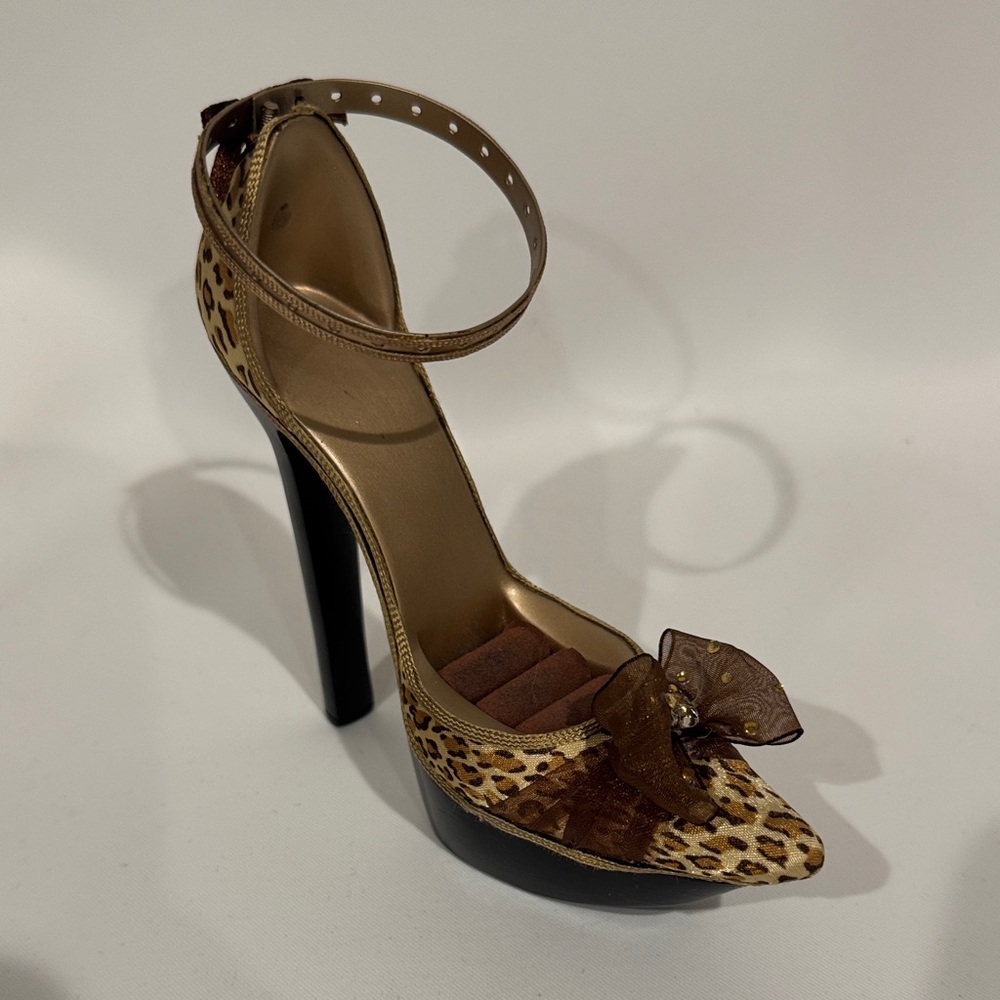 Jewelry holder Leopard Print Stiletto Heel with Bow Accent